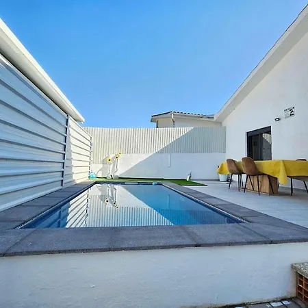 別荘 House Of Belverde With Pool アモーラ