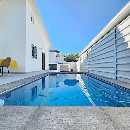 House Of Belverde With Pool بيت للعطل *